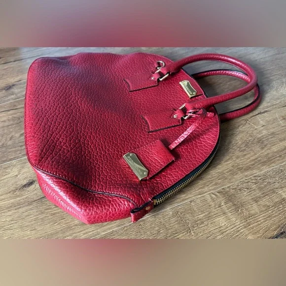 BURBERRY-AUTHENTIC (Preowned) Large Red Leather Handbag with Gold Hardware - Picture 6 of 16